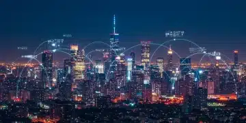 U.S. Tech Sector Growth 2025: 20% Expansion & Economic Impact Futuristic cityscape with digital networks representing U.S. tech sector growth